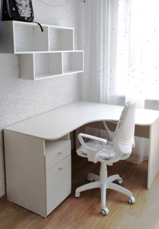 Стол угловой коллекции Умка (ширина 1400 мм)  от Династия Kids