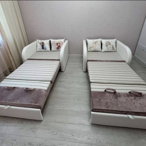 Диван раскладной Малыш Карамель 700 мм + подушка с принтом